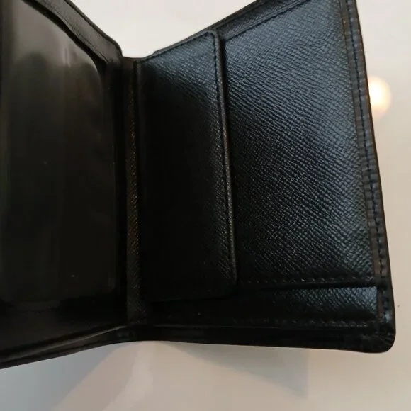 Louis Vuitton bifold .en's wallet Wallets